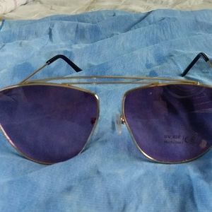 Aviator style sunglasses